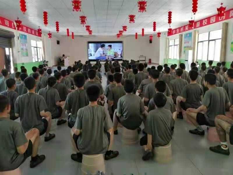 荆州是否有反叛小孩学校(图1)
